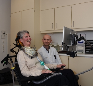 Locked-in-Syndrom bei ALS: Eyetracking-basierte Kommunikation ermöglicht Selbstbestimmung