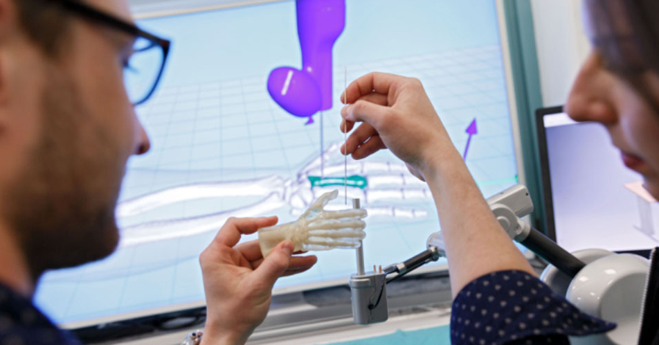 Minimalinvasive Handchirurgie: Trainingssystem für chirurgische Eingriffe an komplexen Knochenstrukturen