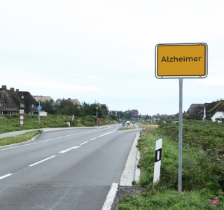 So fahren Sie auch im Alter sicher: Checkliste für Senioren